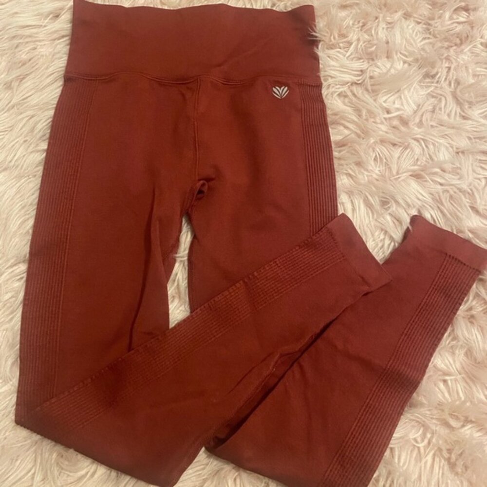 Forever 21 leggings.